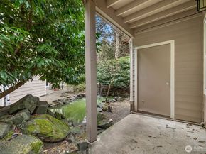 19857 25th Avenue NE 105, Shoreline WA 98155