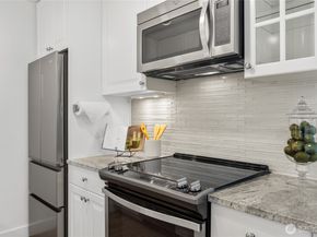 400 Melrose Avenue E 403, Seattle WA 98102