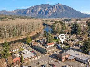 8164 Falls Avenue SE, Snoqualmie WA 98065