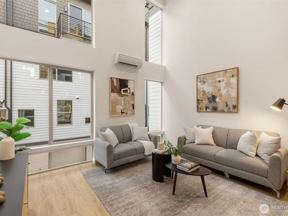 4416 Midvale Avenue N, Seattle WA 98103