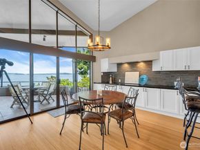 7019 47th Avenue SW 18, Seattle WA 98136