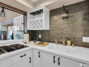 7019 47th Avenue SW 18, Seattle WA 98136