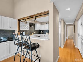 7019 47th Avenue SW 18, Seattle WA 98136