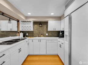 7019 47th Avenue SW 18, Seattle WA 98136