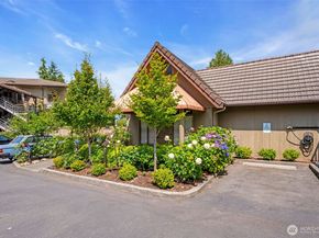 7019 47th Avenue SW 18, Seattle WA 98136