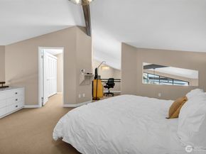 7019 47th Avenue SW 18, Seattle WA 98136