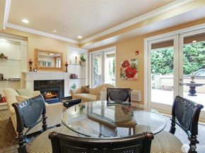 10398 NE 17th Street 305, Bellevue WA 98004