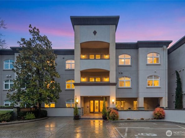 10398 NE 17th Street 305, Bellevue WA 98004
