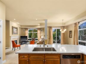 10398 NE 17th Street 305, Bellevue WA 98004