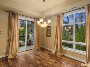 10398 NE 17th Street 305, Bellevue WA 98004