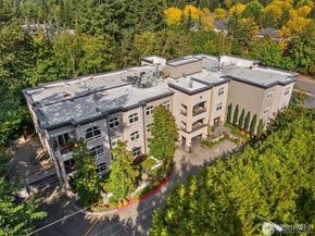 10398 NE 17th Street 305, Bellevue WA 98004