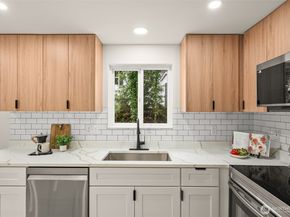 7605 NE Hidden Cove Rd, Bainbridge Island WA 98110