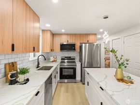 7605 NE Hidden Cove Rd, Bainbridge Island WA 98110