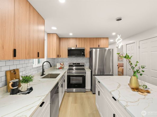 7605 NE Hidden Cove Rd, Bainbridge Island WA 98110