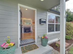 7940 17th Avenue SW, Seattle WA 98106