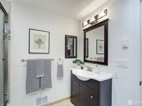 7940 17th Avenue SW, Seattle WA 98106