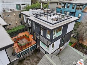 609 15th Avenue E, Seattle WA 98112