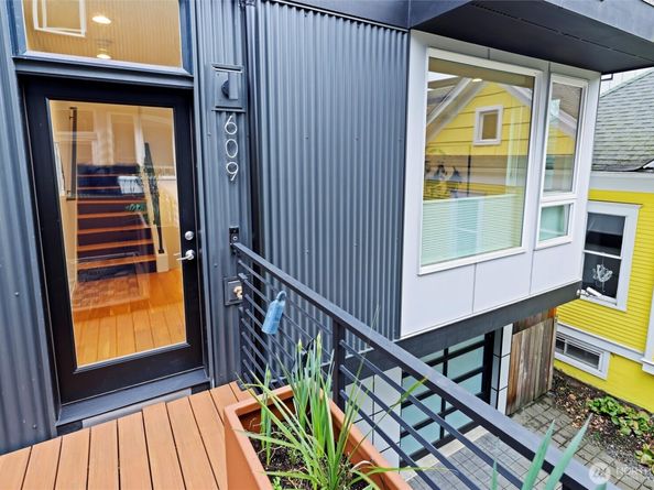 609 15th Avenue E, Seattle WA 98112