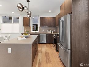 609 15th Avenue E, Seattle WA 98112