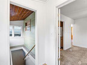 8434 34th Avenue S, Seattle WA 98118