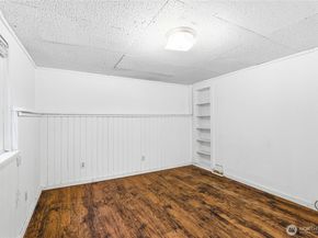 8434 34th Avenue S, Seattle WA 98118