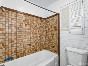 8434 34th Avenue S, Seattle WA 98118