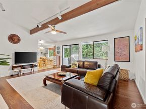 18802 185th Avenue NE, Woodinville WA 98077