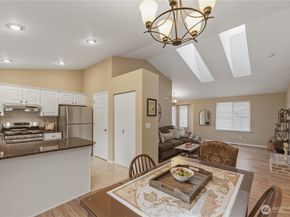 2415 SE 8th Place, Renton WA 98055