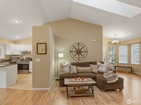 2415 SE 8th Place, Renton WA 98055