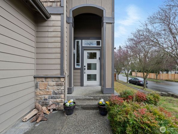 4233 154th Place SE, Bothell WA 98012