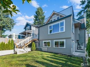 7511 41st Avenue NE, Seattle WA 98115