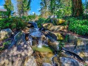 13872 NE 60th Way 114, Redmond WA 98052