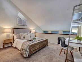 13872 NE 60th Way 114, Redmond WA 98052