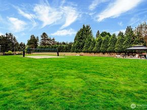 13872 NE 60th Way 114, Redmond WA 98052