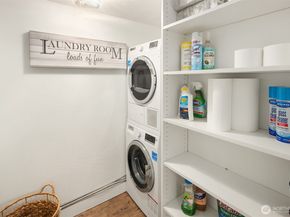 7 Highland Drive 101, Seattle WA 98109