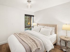 7 Highland Drive 101, Seattle WA 98109