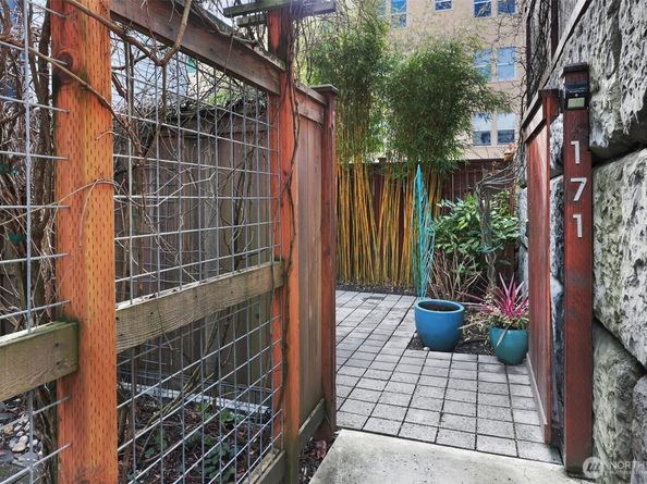 171 21st Avenue, Seattle WA 98122