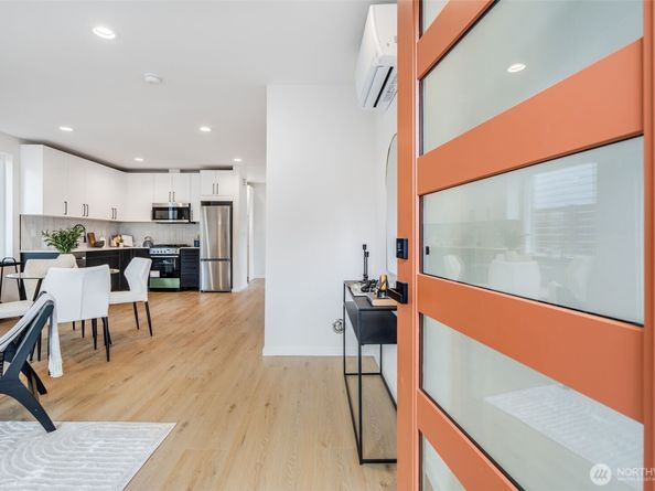 904 N 107th Street, Seattle WA 98133