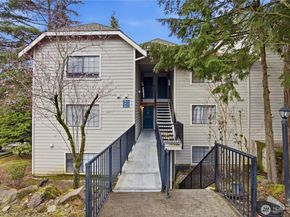 12515 NE 116th Street B11, Kirkland WA 98034