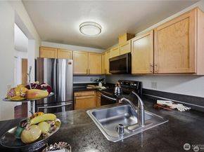 12515 NE 116th Street B11, Kirkland WA 98034