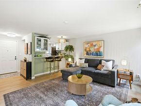 15846 NE Leary Way 6201, Redmond WA 98052