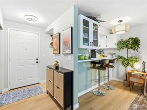 15846 NE Leary Way 6201, Redmond WA 98052