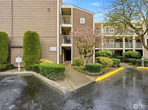 15846 NE Leary Way 6201, Redmond WA 98052