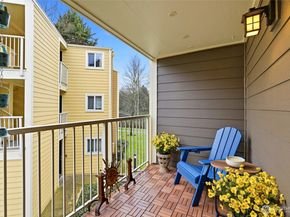 15846 NE Leary Way 6201, Redmond WA 98052