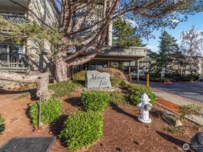 2500 81st Ave SE 319, Mercer Island WA 98040