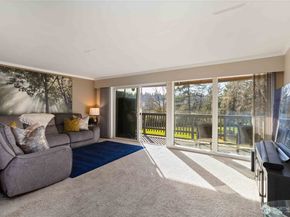 2500 81st Ave SE 319, Mercer Island WA 98040