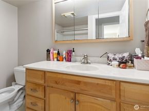 2500 81st Ave SE 319, Mercer Island WA 98040
