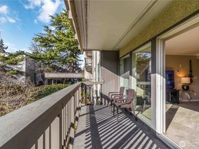 2500 81st Ave SE 319, Mercer Island WA 98040