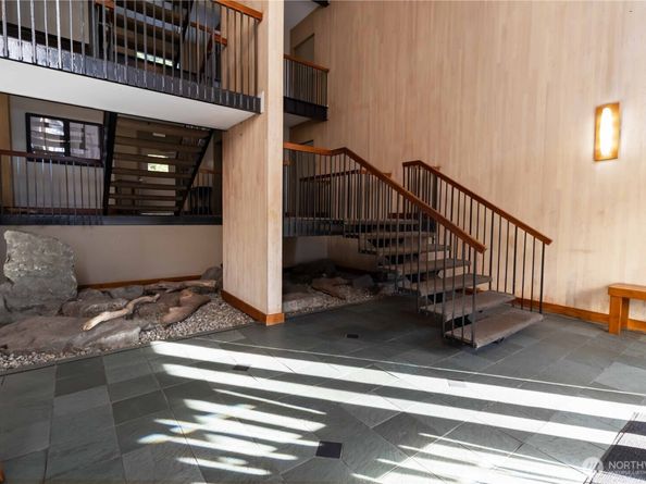 2500 81st Ave SE 319, Mercer Island WA 98040