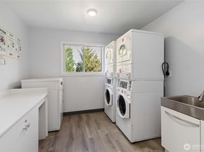 2500 81st Ave SE 319, Mercer Island WA 98040